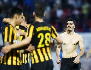 Super League: Η ΑΕΚ πέρασε από το Περιστέρι με 1-0 κι έπιασε κορυφή!